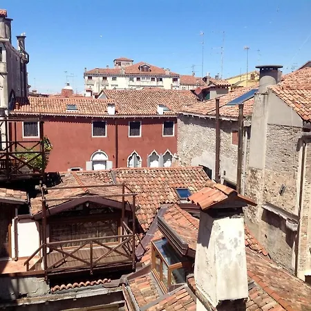Real Venetian Apartment, 300 M From Rialto Bridge, 100 Sqm *
