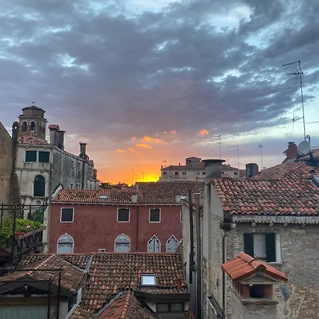 شقة Real Venetian Apartment, 300 M From Rialto Bridge, 100 Sqm